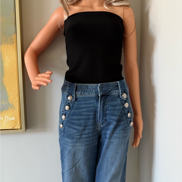 New Stylish Wide-Leg Denim Jeans with Button Details! - Picture 10 of 13